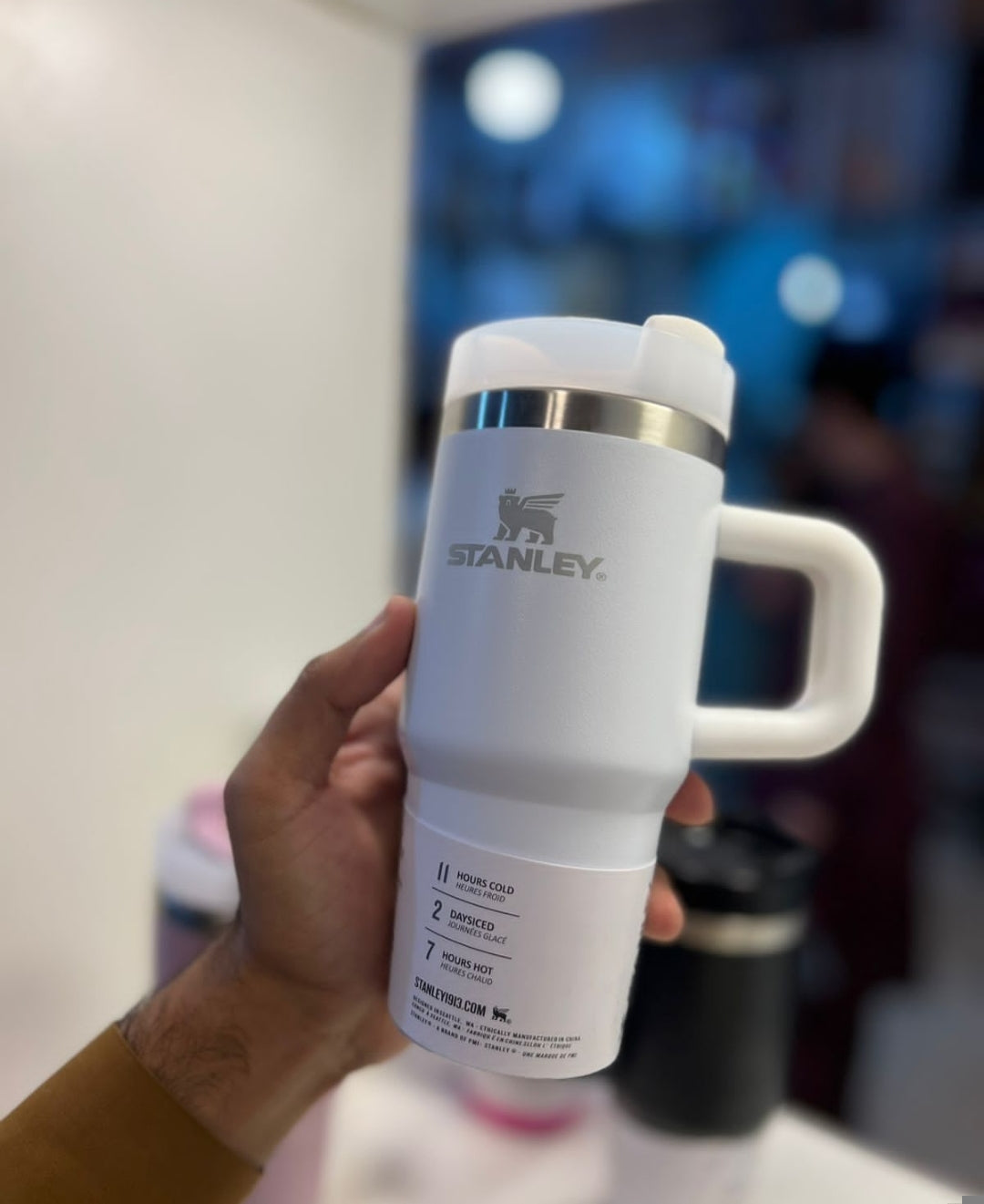 *Stanley*
Stainless Steel Kids Tumbler
With Straw
20 oz (420 ML)
White Box