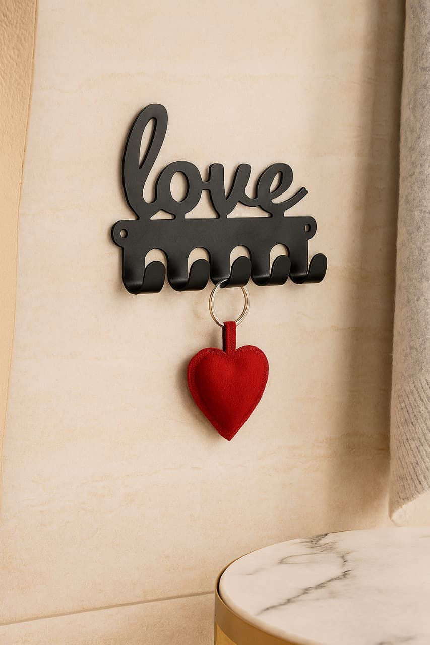 Family 
Home 
Love
Kitchen 

Metal Key Hoder