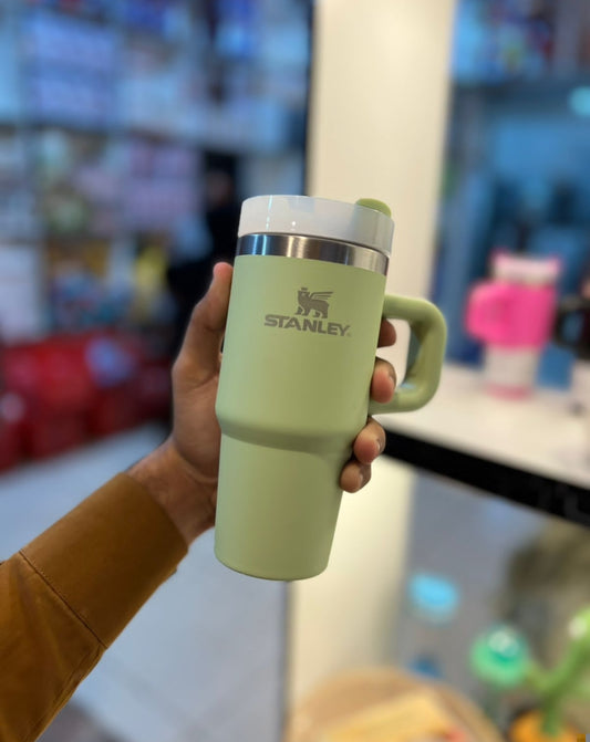 *Stanley* 
Stainless Steel Kids Tumbler 
With Straw
20 oz (420 ML)
White Box