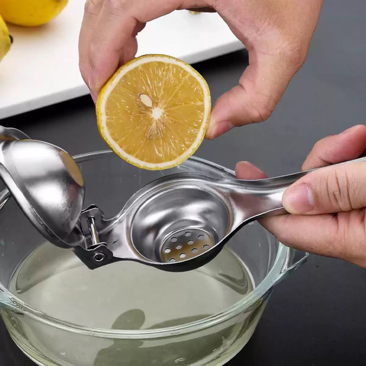 Lemon squeezor box packing