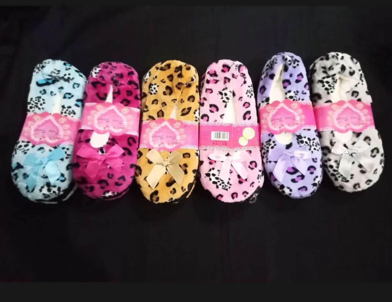 Women's Plush Indoor Slippers – Soft, Cozy, Warm for Carpet