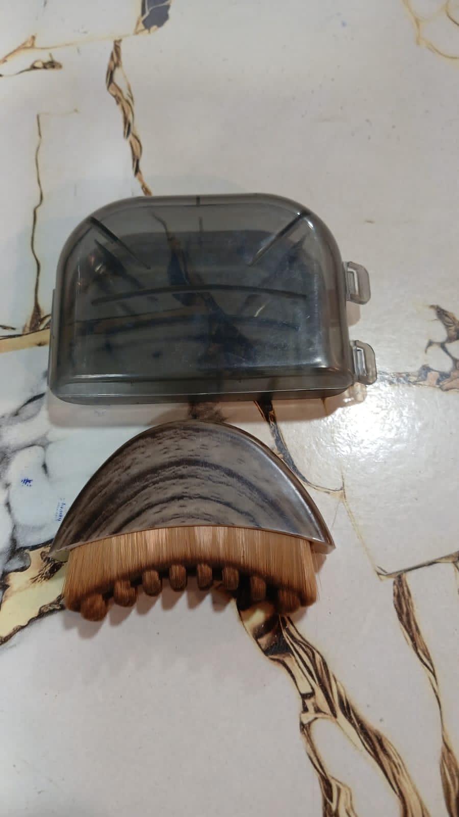 Face Lifting and Contouring Brush