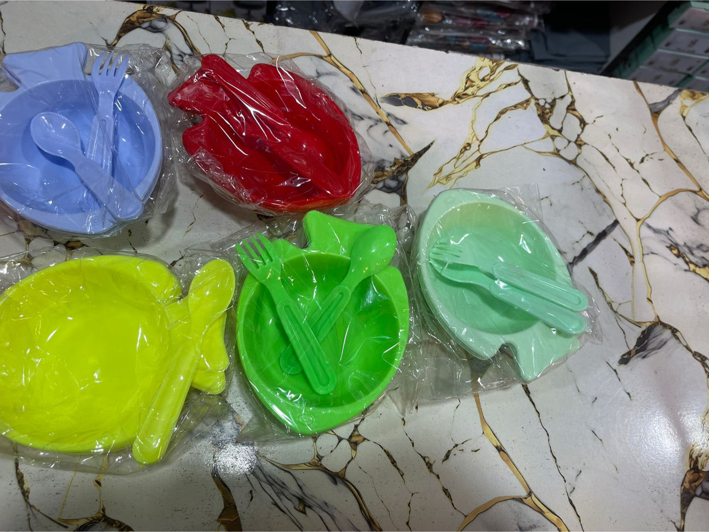 Fish Shape 3 Pcs Bowl Set
1 spoon 1 fork